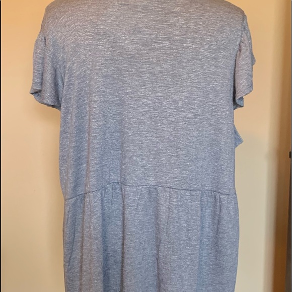 LAST ONE! Super cute plus top-New! - Picture 4 of 5